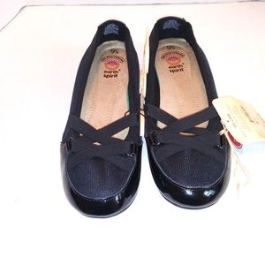 Women's casual earth spirit black shoes . size 9 1/2 .